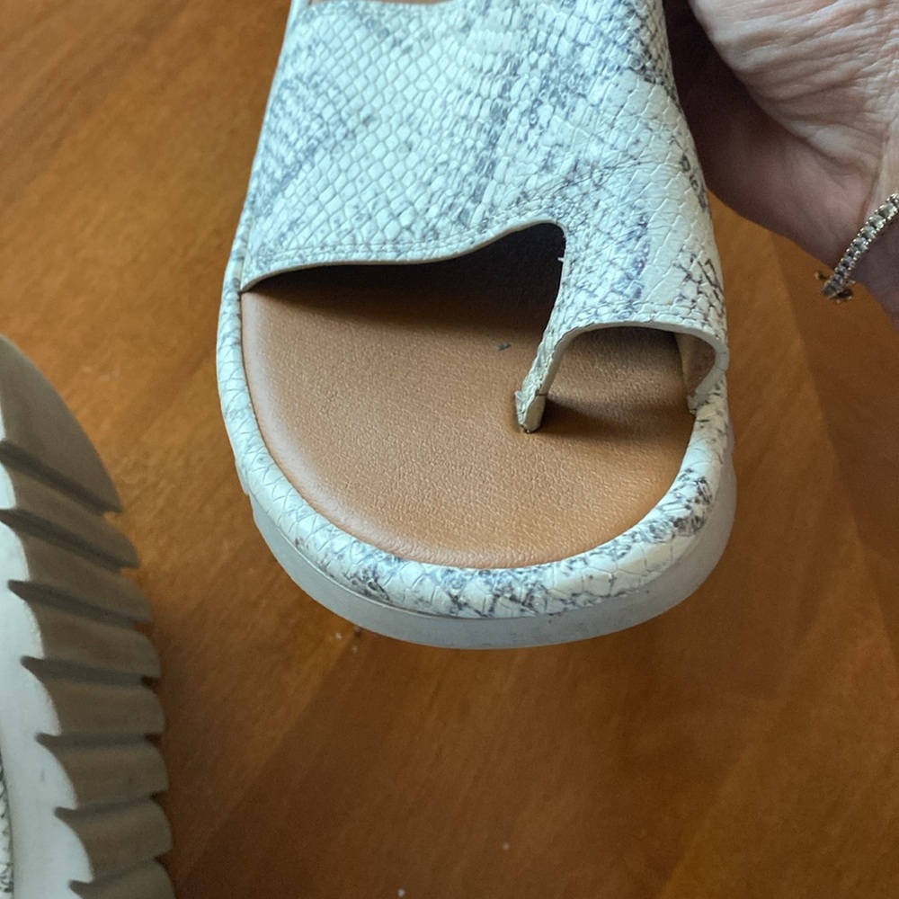Caslon Farley Toe Loop Sandal Tan Leather Upper White Snakeskin Womens Size 9 M - Picture 6 of 7